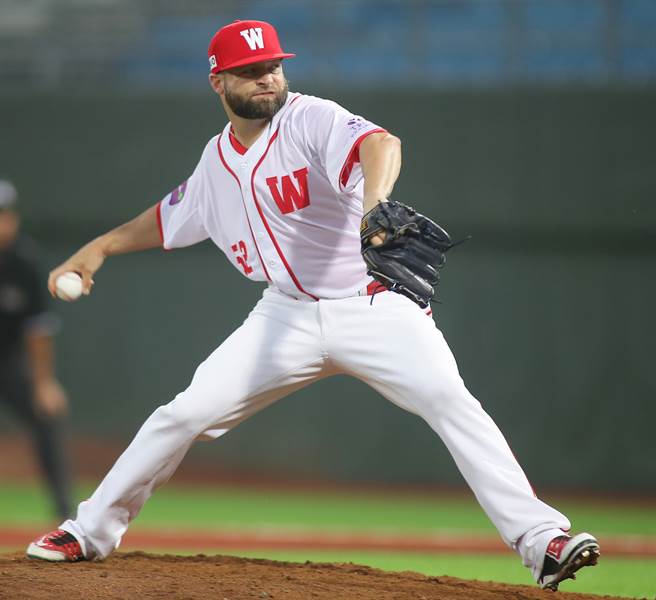 味全龙洋投伍铎本季改从牛棚出发，但他十分享受新角色赋予的任务。（资料照，季志翔摄）