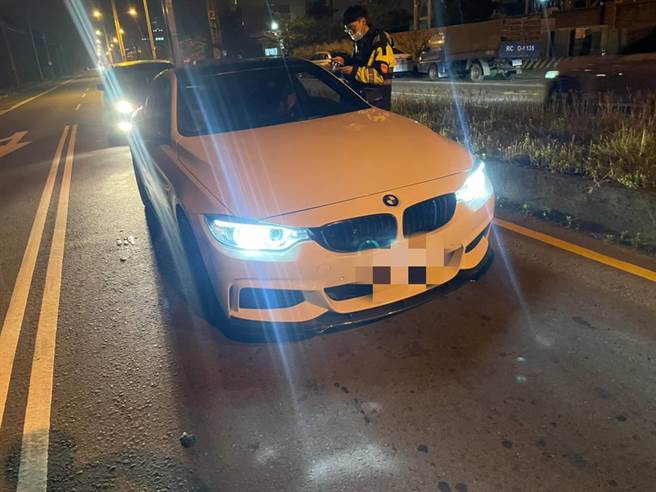 改装车聚集工业区竞速，大园警方口袋战术逮8车开罚。(翻摄照片／蔡依珍桃园传真)