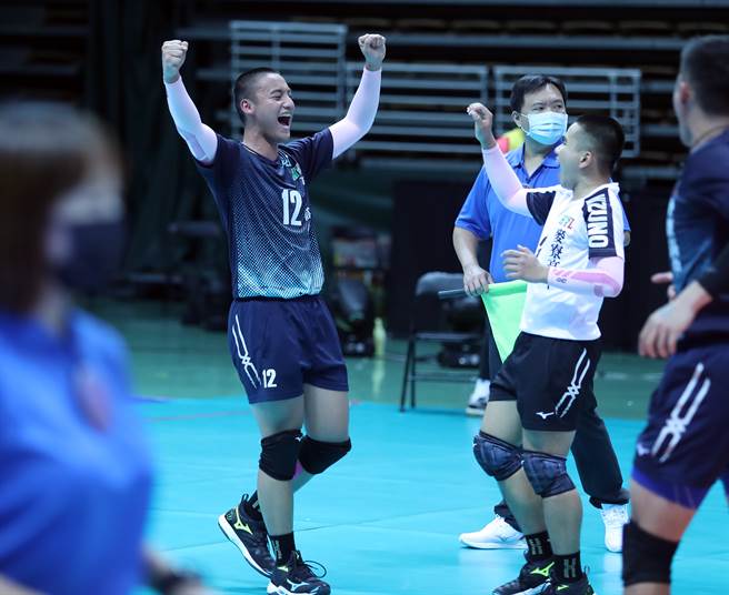 麦寮高中在109学年HVL男子组季军战，经过五局大战力克丰原高商。（资料照／高中体总提供）