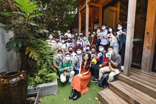 安婕希舉辦發呆讀書會。（好舒服音樂提供）