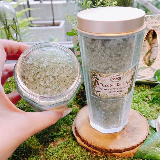 限量绿意丛林沐浴盐。（邱映慈摄）