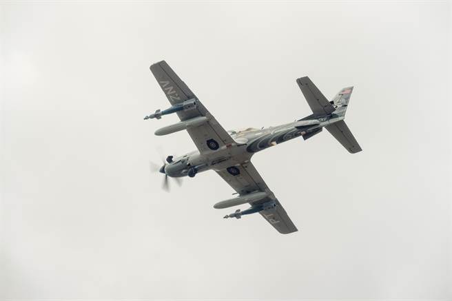 菲律宾表示，将派出轻型军用机驱离大陆船只。(图/美国空军)