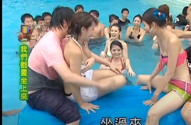 趙芸昔日玩遊戲走光片被翻出。(取自YouTube)