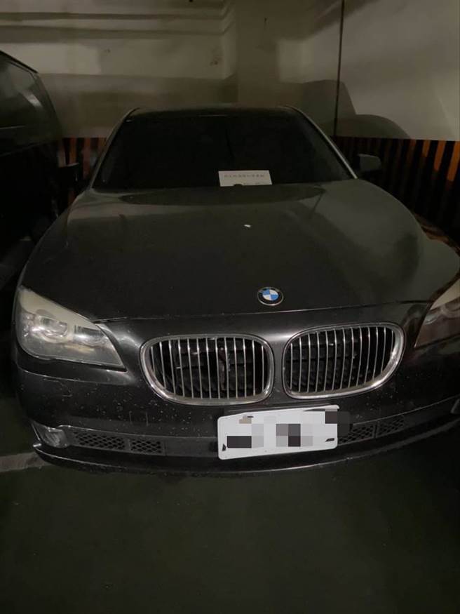 嘉義檢警破獲地下匯兌案，查扣名車。（嘉義地檢署提供）