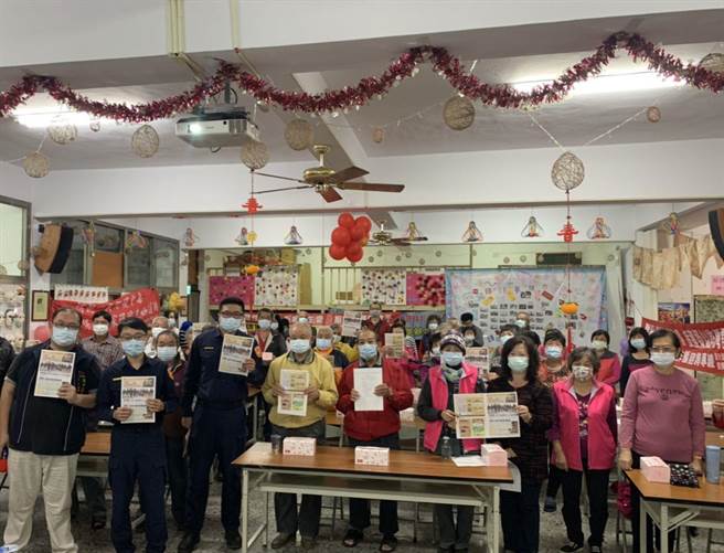 太平警分局頭汴派出所在頭汴里活動中心舉辦社區治安座談會，民眾參與熱。（台中市太平警分局提供／馮惠宜台中傳真）