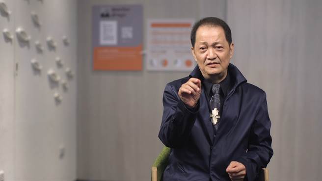 陈卫华院长分享自身抗癌经歷，教导消费者如何挑选与使用保健食品。(图:台湾褐藻醣胶发展学会提供)
