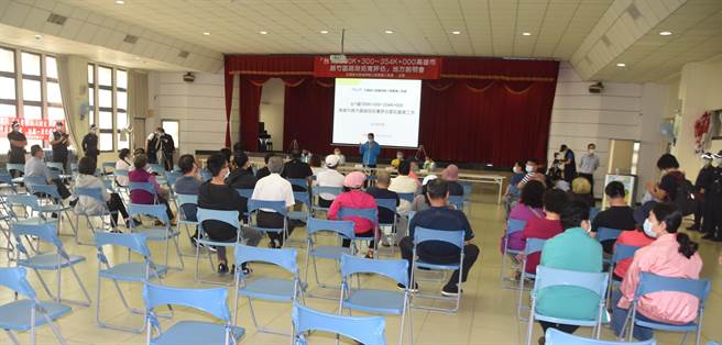 高雄市路竹区省道台1线拓宽工程因部分住户意见不同，延宕30多年，迟迟无法解决。交通部公路总局29日起，连续3天在路竹区公所举办拓宽评估地方说明会。（林瑞益摄）