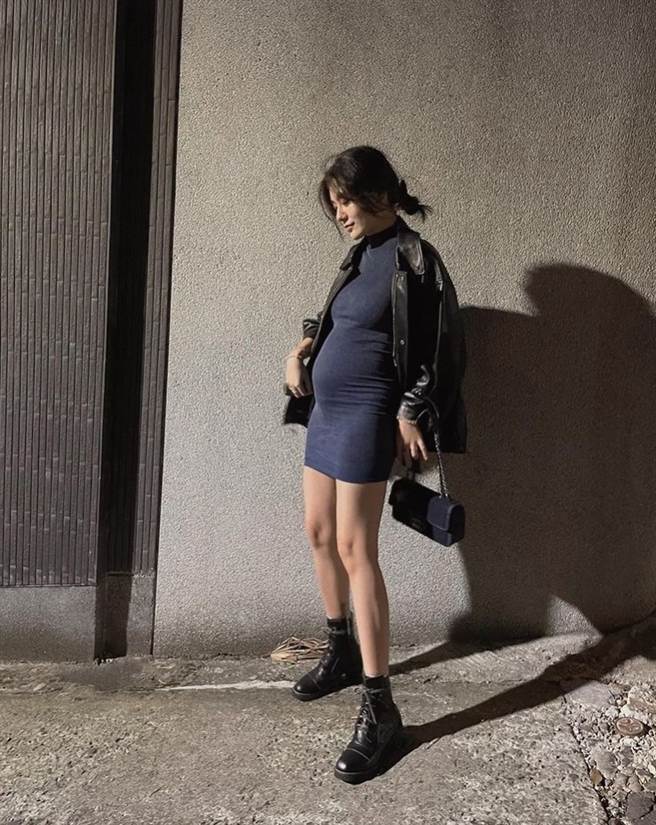 小蠻認為寶寶在自己肚子裏，其他人不必情緒勒索、強灌自己的擔憂在別人身上。（圖／FB@小蠻）