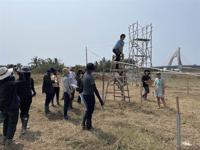 魏德圣导演与团队正筹备拍摄史诗电影《臺湾三部曲》。（米仓影业提供）