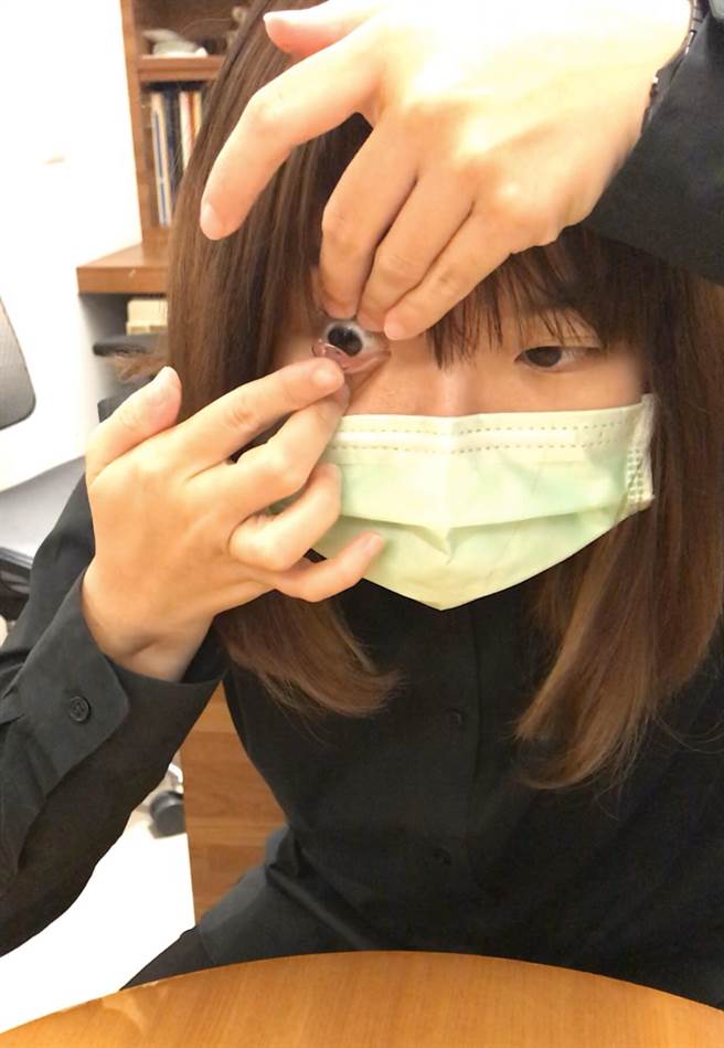 隐形眼镜的不适合，容易让负责调节焦距的睫状肌出了问题。 (图／怡硕视光眼科提供)