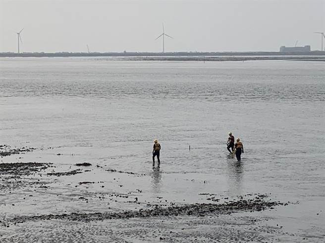 吉安水道疑似男子落水　失踪12小时消防救难人员投入海空大搜索