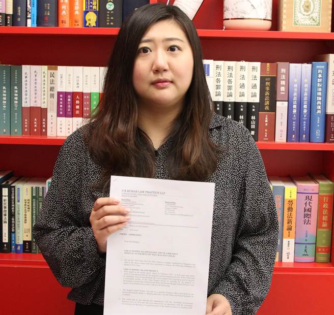 律师王韵茹代表长江集团发声明强调「买岛是事实」。(戴志扬翻摄)