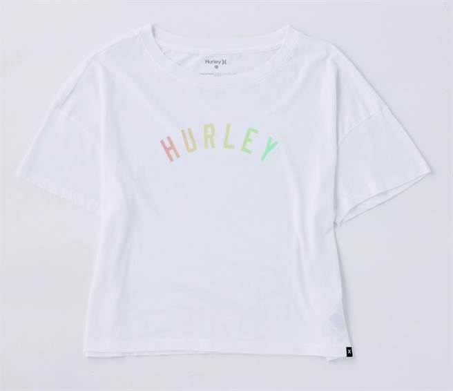 京站的Hurley X Nike Swim 经典透气LOGO短T恤，原价1180元，特价880元。（京站提供）