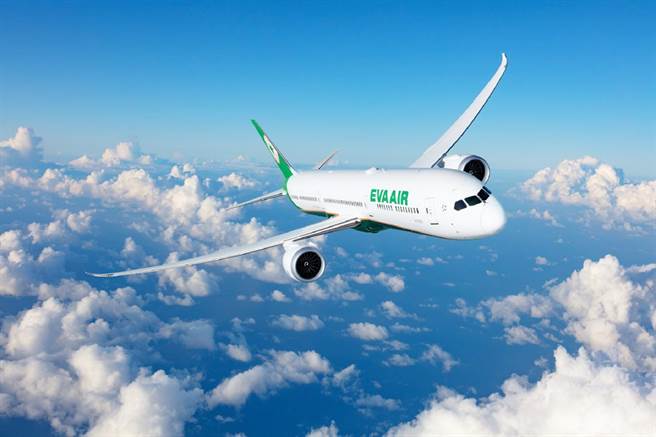 京站今年以「跟新冠说Bye～跟假期说Ｈi～」为主题，推出满额抽未来机票及星级住宿活动。（京站提供）