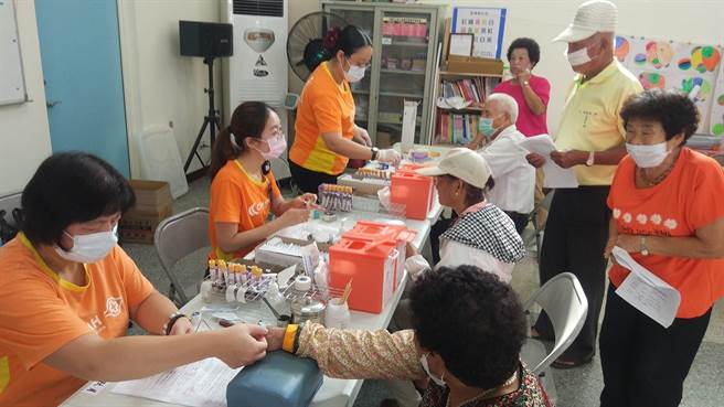 台塑企業與雲林長庚醫院辦理「麥寮鄰近5鄉居民疾病預防篩檢」，4月起在各活動中心與社區據點開跑。（台塑企業提供／張朝欣雲林傳真）