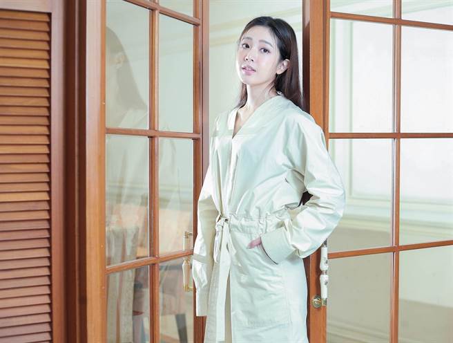 黄薇渟散发微性感。（粘耿豪摄）