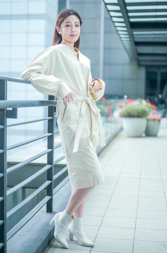 黄薇渟散发微性感。（粘耿豪摄）