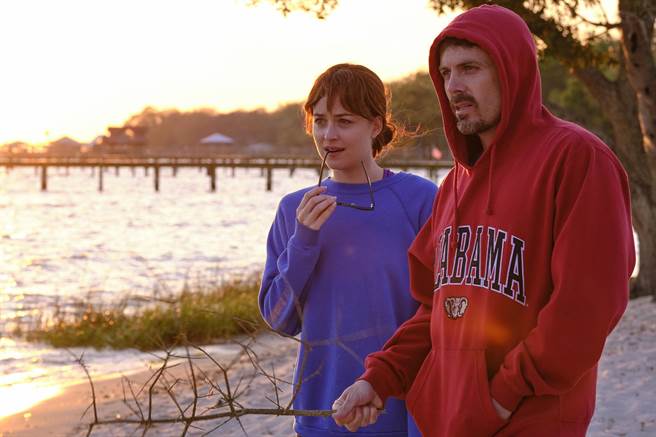 《友你真好》达珂塔强森（左）、凯西艾佛列克。（采昌提供）