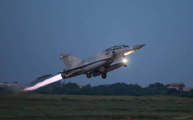 空軍各型戰機明天復飛。（軍聞社提供）