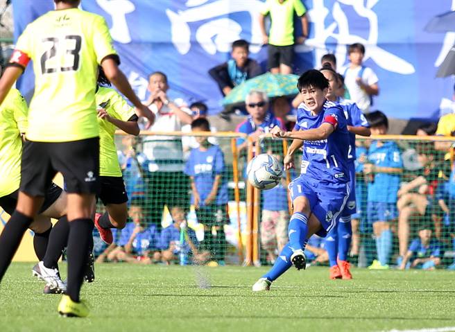 台中市目前主要的足赛场地太原足球场仅有简易看台，适合训练但不适合球迷观赛。（资料照片／李弘斌摄）