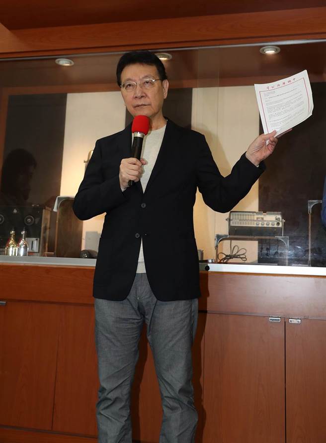 中广董事长赵少康（图）30日针对美国乔治亚州亚特兰大枪击血案发表公开信，请AIT处长郦英杰转传给美国总统拜登，希望美国在关切世界其他国家人权的同时，也能关切自己国内亚裔人士的安全和人权。（刘宗龙摄）