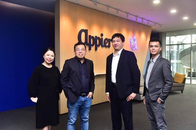 左至右为Appier营运长暨共同创办人李婉菱、Appier执行长暨共同创办人游直翰、Appier技术长暨共同创办人苏家永、Appier资深软体工程师与创始团队成员陈映睿。（图／顏谦隆）