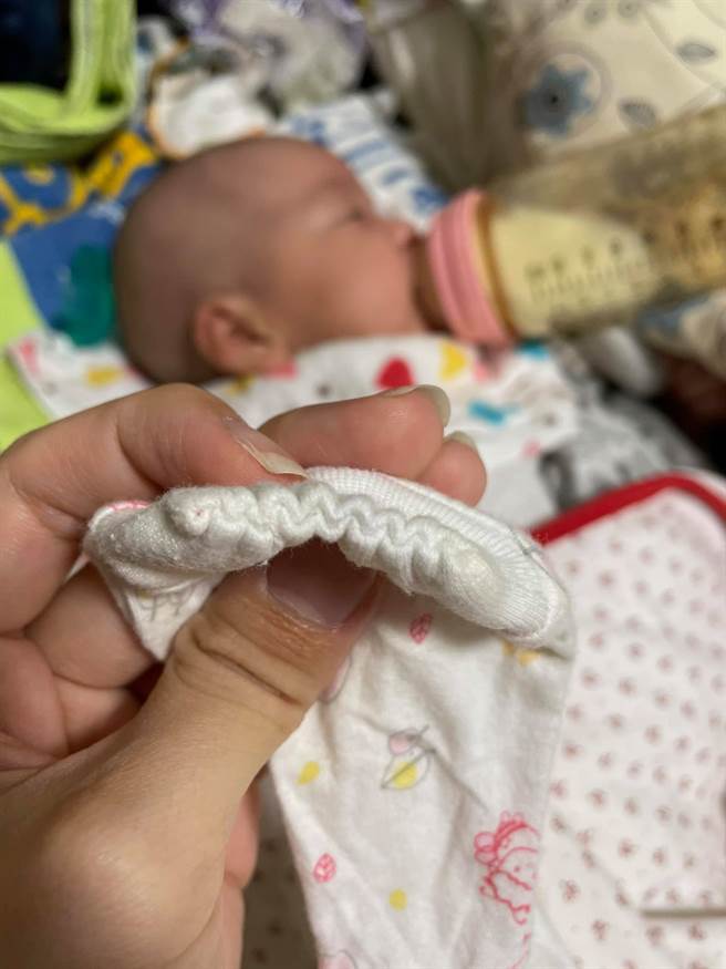 原PO秀出婆婆的爱，不少网友更夸讚婆婆的手艺好，将袖口缝的相当漂亮。(图取自爆怨2公社)