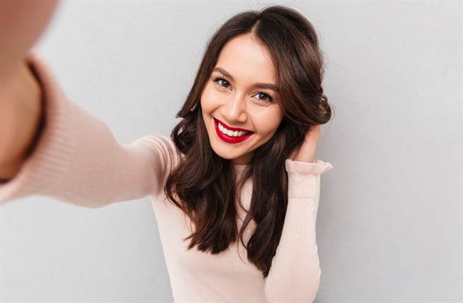 说话是一门艺术，良好的沟通语言可以让工作更顺利，更能在生活中带来好人缘。（图／Shutterstock）