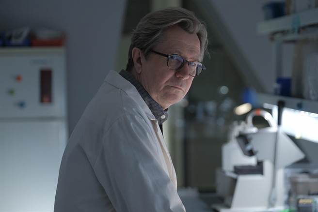 影帝盖瑞欧德曼新作《药命交错》踢爆新形态毒品危机。（甲上提供）