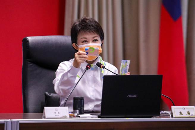 台中市長盧秀燕30日在市政會議要求中捷上緊發條，將面臨清明連假高運量，要全力做好疏導措施。（盧金足攝）