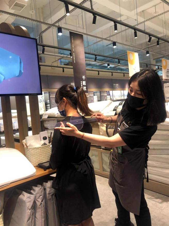 HOLA台南店以三大独创打造全台第一个特色门市。（图／HOLA提供）