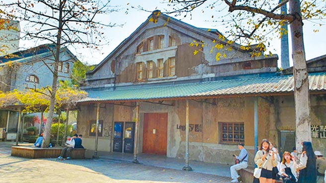 台北市文化资产审议委员会29日通过华山文创园区内台北酒厂四连栋、米酒作业场由歷史建筑升级为古蹟，业者原本研拟兴建音乐馆的计画恐终止。图为再制酒作业场。（台北市文化局提供／张立勋台北传真）