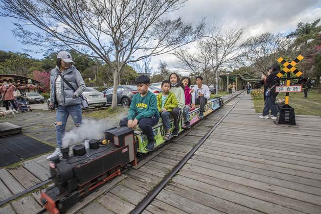 富有童趣的內灣線合興車站，4月2日將有「巴雀藝術」帶來繪本音樂會。（羅浚濱攝）