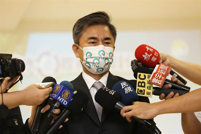 中科管理局长许茂新表示，水湳经贸园区规画兴建水湳再生水厂，完工后将每日提供1万吨再生水给中科园区厂商使用。（卢金足摄）