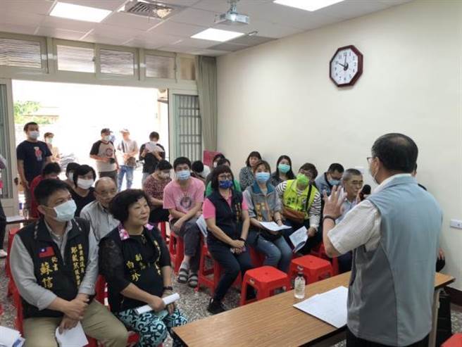 苗栗县政府工务处长古明弘日前主持说明会听取地方意见。（苗栗县政府提供／谢明俊苗栗传真）