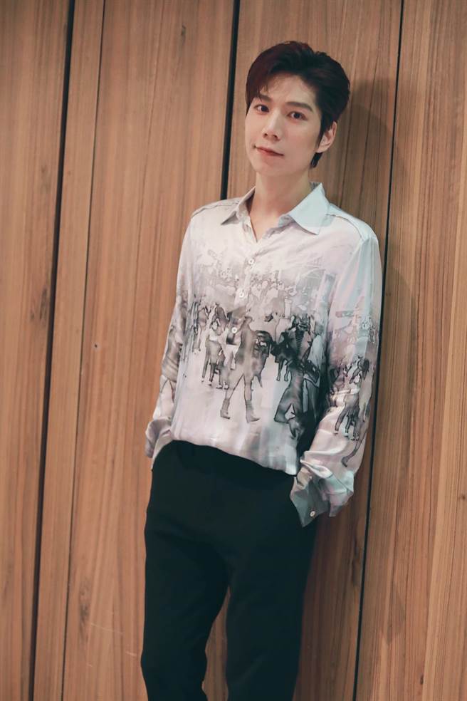 潘裕文日前推出首波主打歌〈因为爱所以恨〉。（宽宏艺术提供）