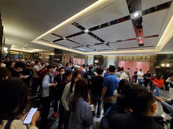 远雄台南建案曝千人抢房潮 公平会开罚350万 (图/翻摄网路)