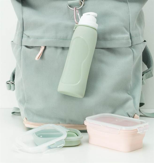 IKEA Let’s Go系列的折迭式保鲜盒、保鲜袋、保温瓶通通一张500元有找。（IKEA提供）