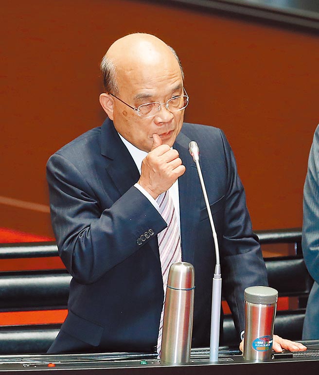 针对欧美国家及国际人权团体呼吁抵制明年北京冬奥，外传中方欲游说台湾勿加入抵制行列，而两岸奥会登场，但陆委会被拒绝旁听，行政院长苏贞昌30日表示，帛琉总统说得好：「你不能用拳头逼老婆爱你」，中国大陆此举只会增加台湾人民的恶感，对于两岸关系的改善并没有帮助。（姚志平摄）