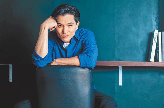 邱泽坦言目前将重心放在工作上。（粘耿豪摄）