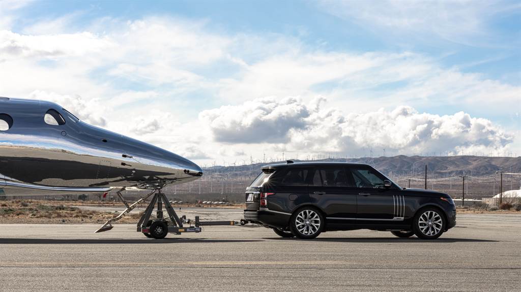 Range Rover Astronaut Edition 拖曳Virgin Galactic維珍銀河最新太空梭VSS Imagine.
