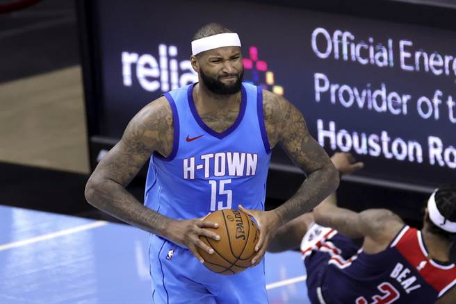 快艇考虑将跟考辛斯签下10天短约，摆明还在有所迟疑。(美联社)