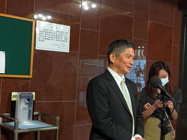 文化部長李永得表示，有關華視入主52台一事，完全尊重NCC。（王寶兒攝）
