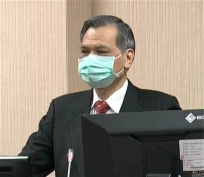 国安局长陈明通上午在立院备询。（吕昭隆翻摄）