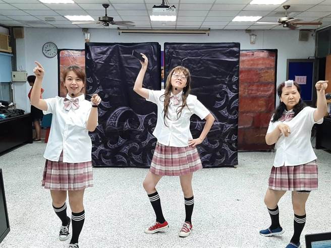 民眾透过志工演出、诠释以及情绪堆迭等不同的戏剧演出视角，了解这些触法少年偏差行为歷程的真实样貌。（警方提供）