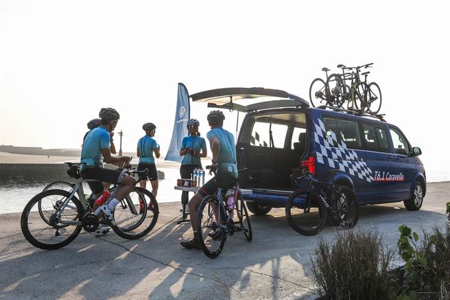 大容量车内空间，除了可以载运骑士前往出发点，也能携带完整补给，甚至担任骑士们的行动补给站。(图/福斯商旅提供)