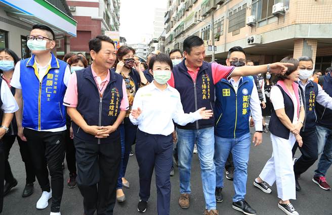 市长卢秀燕说，这是当地居民多年来心愿，道路打通后节省通行时间，让西屯、北屯两大区域连结更紧密。（陈世宗摄）