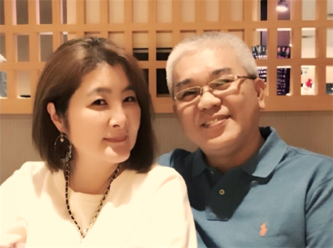 前調查局航基站機動組組長徐宿良（右）及其妻子李翠萍（左）。（翻攝當事人臉書）