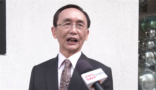 美丽岛电子报董事长吴子嘉（摄影／范佐意）