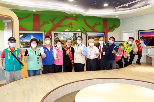 台南市七股国小2日举行百周年校庆，全成数位教育馆启用。（台南市府提供／刘秀芬台南传真）